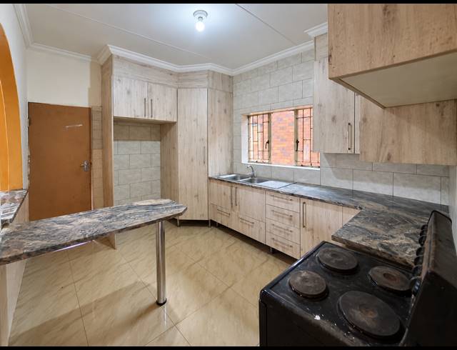 3 BEDROOM HOUSE FOR SALE IN VANDERBIJLPARK CW 6